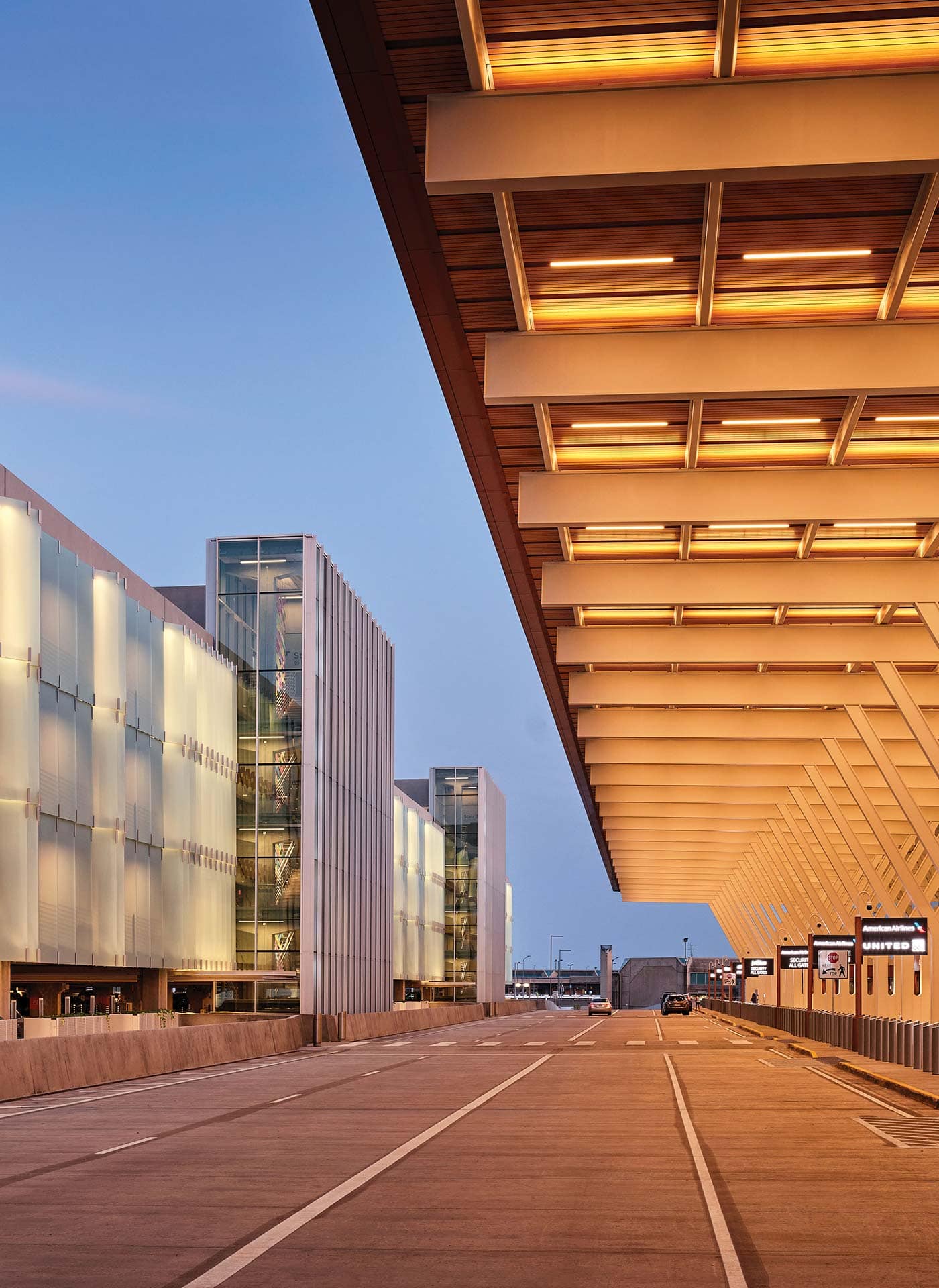 photo-gallery-garage-kansas-city-international-airport-parking-garage-10